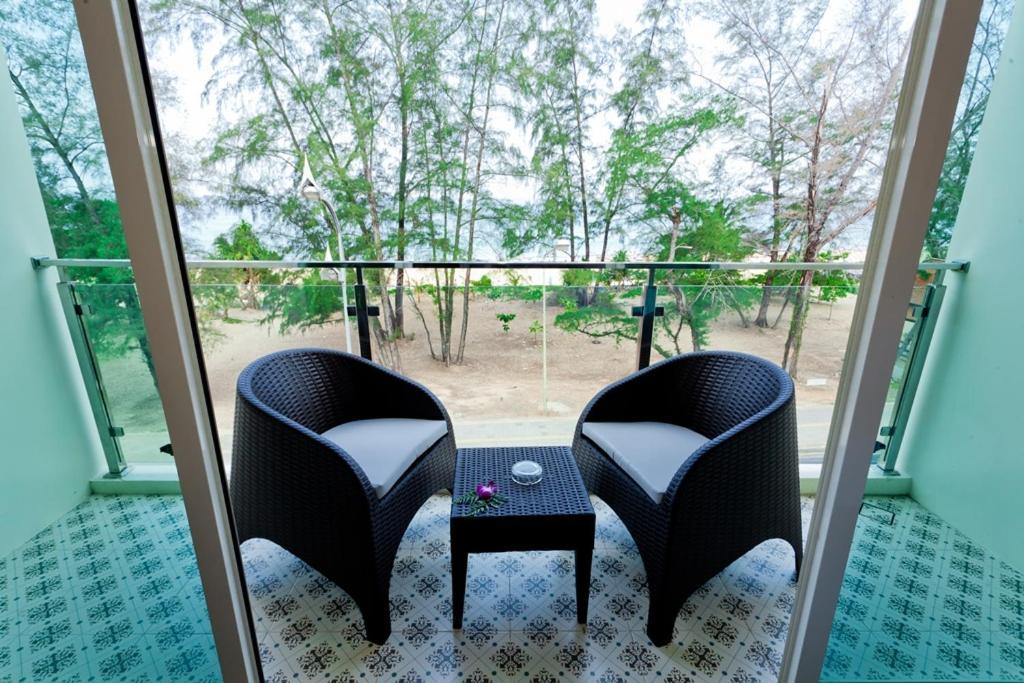 Anda Beachside Hotel Karon Extérieur photo