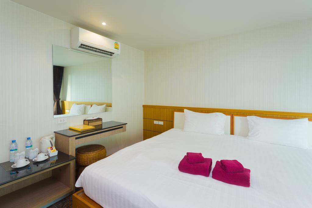 Anda Beachside Hotel Karon Extérieur photo